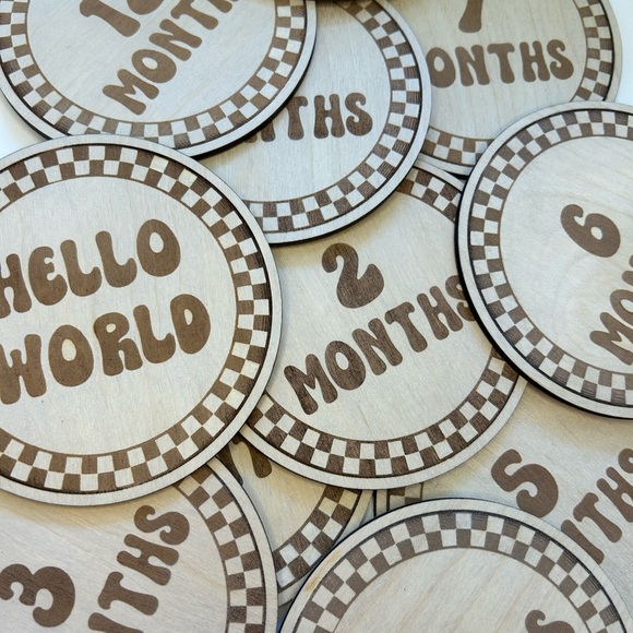 Checkered monthly milestones, photo props. Boho wood markers, pregnancy gift - Picture 8 of 8